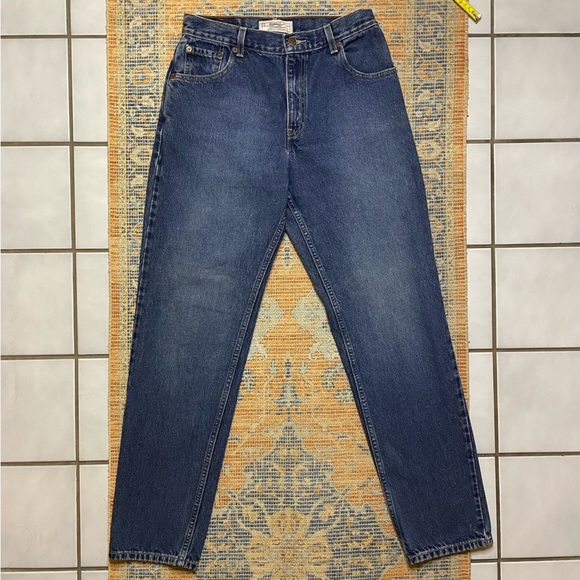 Vintage Medium Wash Levi’s High Rise Straight Leg 29x32 - Picture 4 of 11
